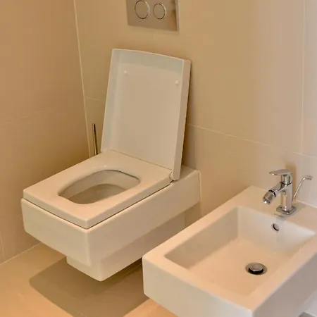 Kolonada Luxury 3 Bedroom Manes Apartment