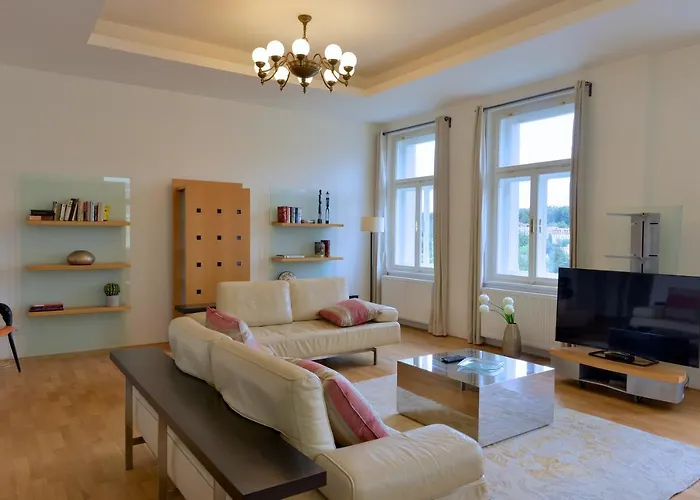 Kolonada Luxury 3 Bedroom Manes Appartement *