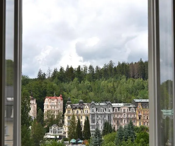 Kolonada Luxury 3 Bedroom Manes Appartement Mariënbad