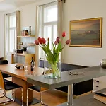 Kolonada Luxury 3 Bedroom Manes Apartamento *