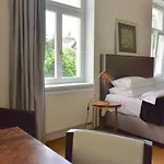 Kolonada Luxury 3 Bedroom Manes Apartamento *