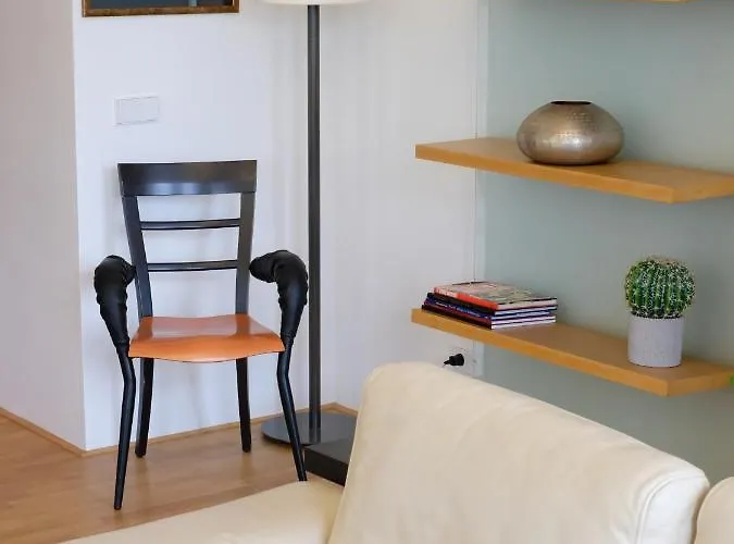 아파트 Kolonada Luxury 3 Bedroom Manes