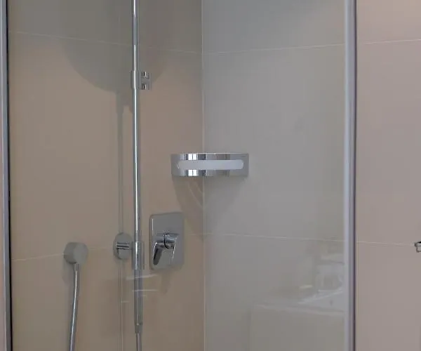 Kolonada Luxury 3 Bedroom Manes 마리안스케 라즈네